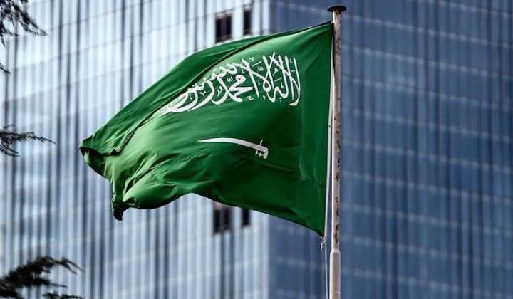 Suudi Arabistan tüm vize türlerine umre yapma izni verdiğini açıkladı