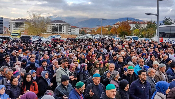 Ispartalı umreciler dualarla kutsal topraklara uğurlandı