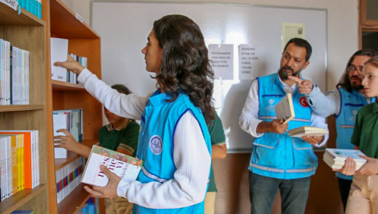 TDV, “Hediyem Kitap Olsun” kampanyasına destek için “Hayır Çarşıları” kuruyor