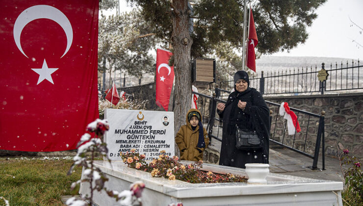Erzurum’da 56 yıl önce yangında şehit olan askerler dualarla anıldı