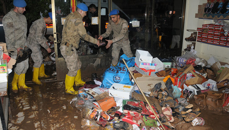 Mehmetçik, Antalya’da afetzedeler için seferber oldu