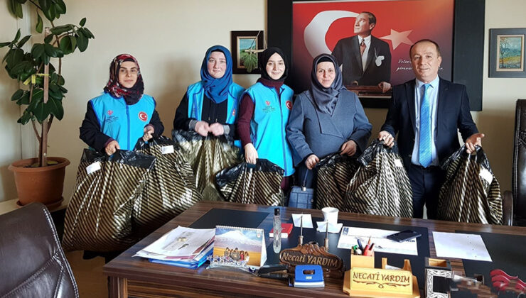 Trabzon’da okul kütüphanelerine kitap hediye edildi