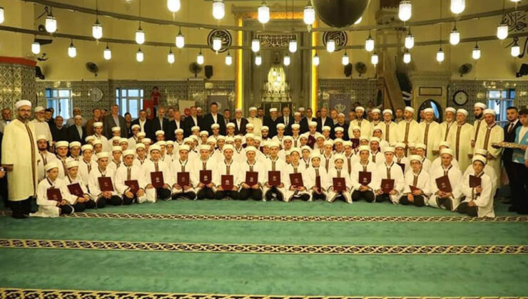 Akyazı’da 75 hafız törenle icazet aldı