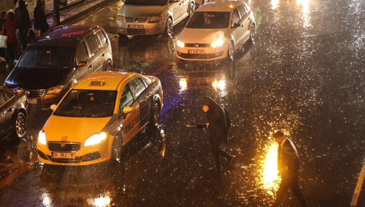 İstanbul’da sağanak ve şiddetli rüzgar