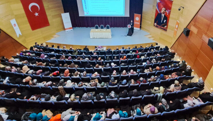 Gümüşhane’de aile konferansı düzenlendi