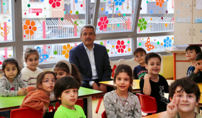 Vali Baydaş’tan minik öğrencilere ziyaret