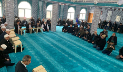 Camilerde Kur’an öğreniyorum programı