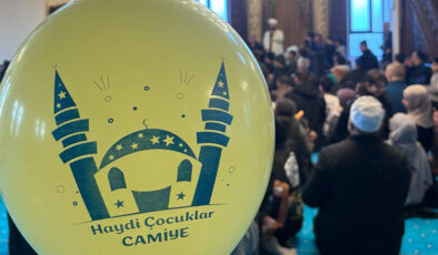 Isparta’da camiye gelen çocuklar ödüllendirildi