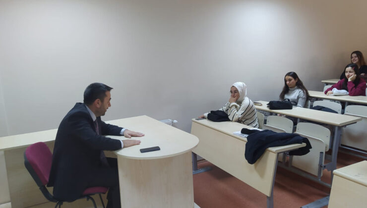 Müftü Ayvaz’dan üniversitede bağımlılık dersi