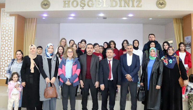 Seyhan’da gençler şühedanın izinde