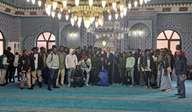 Zekatla kardeşlik köprüleri kuruldu