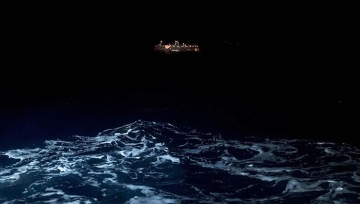 Atlantik Okyanusu’nda düzensiz göçmenleri taşıyan tekne battı: 51 düzensiz göçmen kayıp