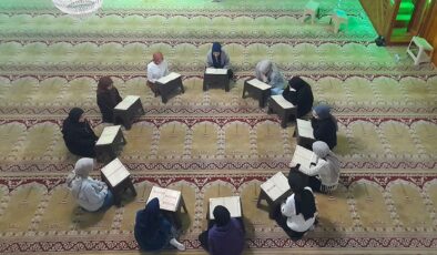 Gençlere iftar, itikaf ve sahur programı