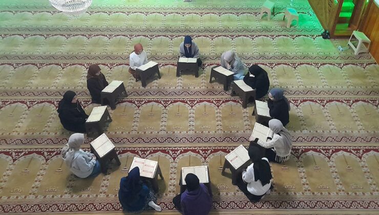 Gençlere iftar, itikaf ve sahur programı