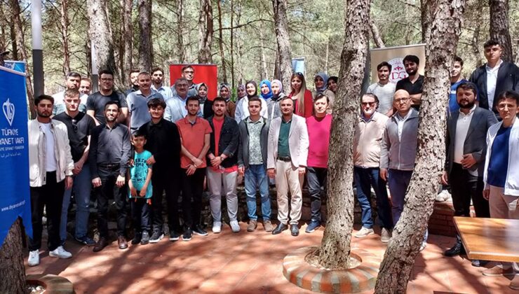 Müftülük, üniversiteli gençlerle kahvaltıda buluştu