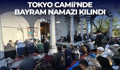 Tokyo Camii’nde bayram namazı kılındı
