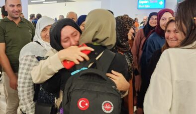 Antalya’nın ilk hac kafilesi yola çıktı