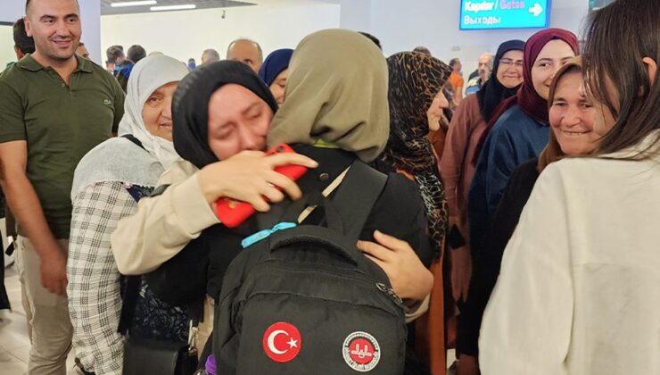 Antalya’nın ilk hac kafilesi yola çıktı