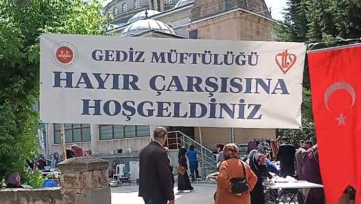 Gediz’de Kur’an kursları yararına hayır çarşısı açıldı