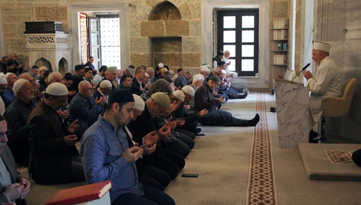 Kocaeli’de 15 Temmuz şehitleri için “253 hatim” programı düzenlendi