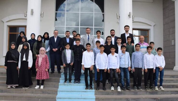 Kozluk Kaymakamı Güngör, hafızları ağırladı