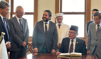 Malezya Başbakanı’ndan Tokyo Camii’ne ziyaret