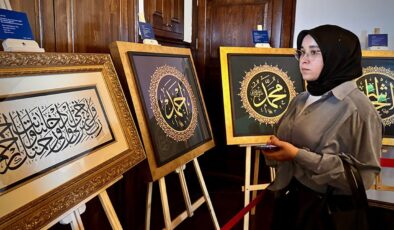 “Tarihin Akışında Meşhur Hattatlar” sergisi, Bursa’da açıldı