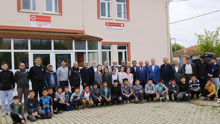 Vali Dağlı, Düvenci Diyanet Gençlik Merkezini ziyaret etti