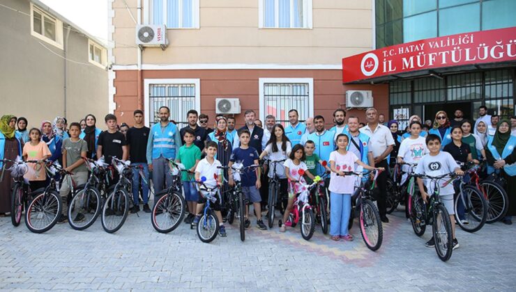 Hatay’da 42 yetim öğrenciye bisiklet hediye edildi