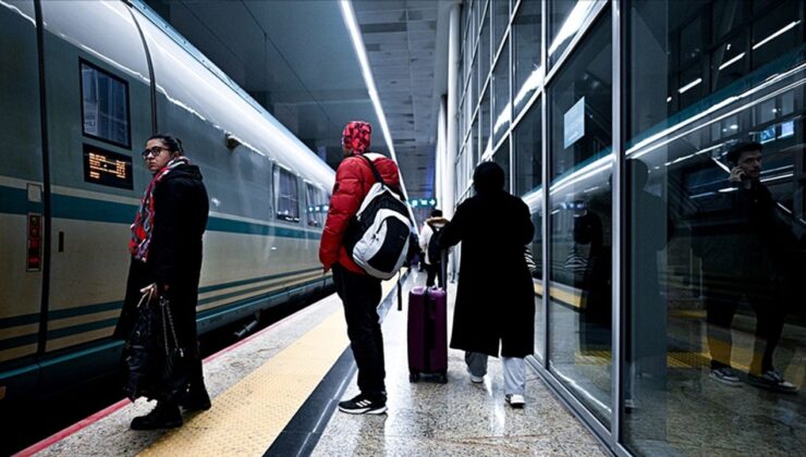 Tren hatlarına Kurban Bayramı için ek seferler konuldu