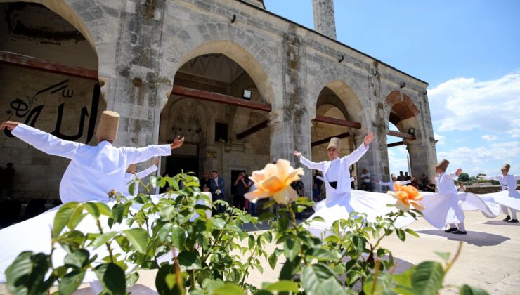Edirneli semazenler Muradiye Camii avlusunda sema edecek