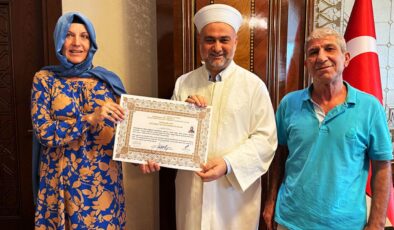 Bulgaristanlı kadın Adana’da Müslüman oldu