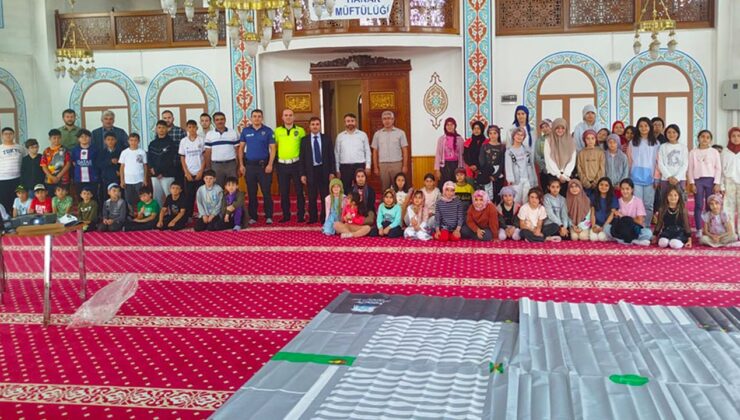 Hanak’ta öğrencilere “Trafik Bilgilendirme Eğitimi”