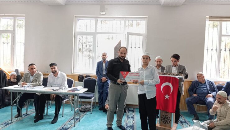 Tatvan’da Kur’an Kursu öğrencileri ezberde yarıştı