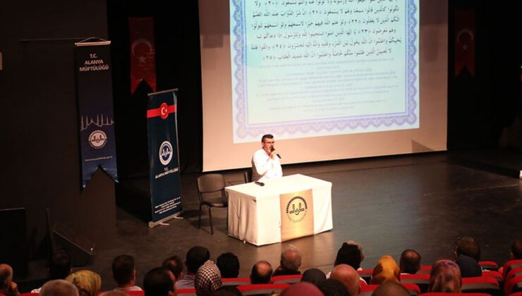 Alanya’da “Mevlid-i Nebi” konferansı düzenlendi