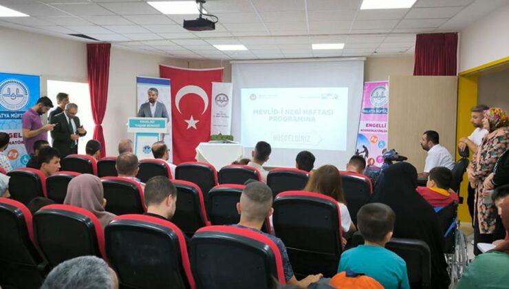 Engelleri aşıp, Peygamber sevgisinde buluştular