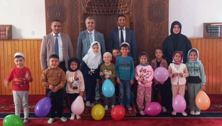 Elmadağ’da çocuklar camide buluştu