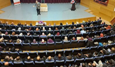 Gümüşhane’de “Ailede Çözüm Becerileri” konferansı