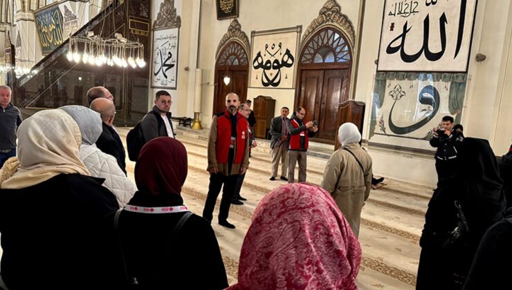 Kosovalı öğrenciler Bursa’da vakıf eserlerini gezdi