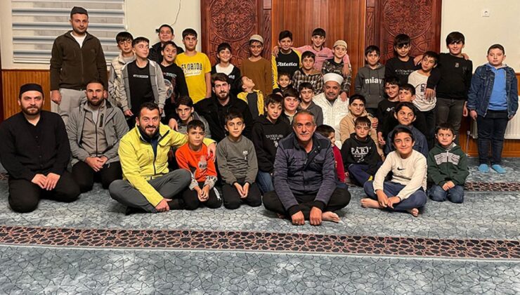 Muş’ta çocuklar camide buluştu