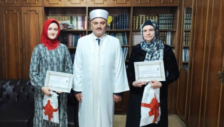Torunundan etkilendi Müslüman oldu