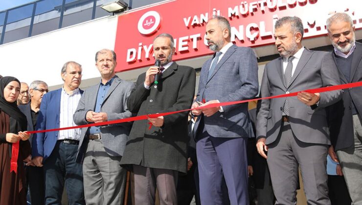 Van Yüzüncü Yıl Üniversitesi’nde Diyanet Gençlik Merkezi açıldı