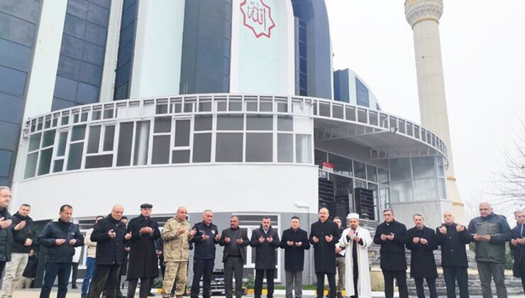 Batman Merkez Zehra Camii dualarla açıldı