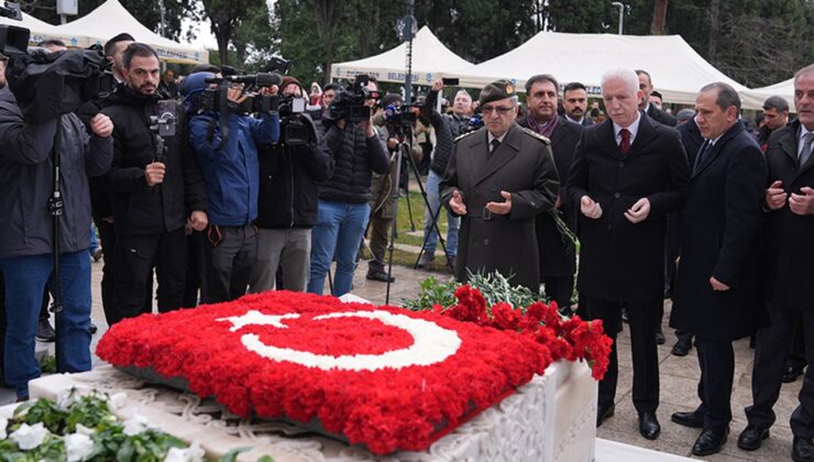 Milli şair Mehmet Akif kabri başında anıldı