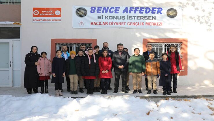 Müftü Ayvaz, Hacılar’da gençlerle buluştu