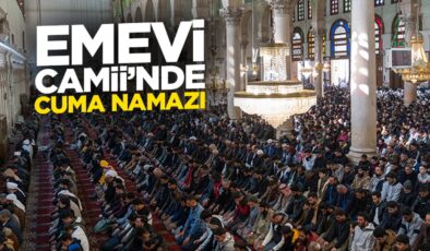 Şam’daki Emevi Camii’nde cuma namazı kılındı