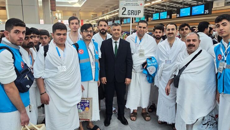 Gaziantep’te hafız öğrenciler umreye uğurlandı