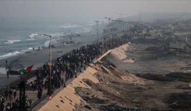Gazze Şeridi’nin kuzeyine dönen Filistinliler “tarifsiz duygular” yaşadıklarını ifade ediyor