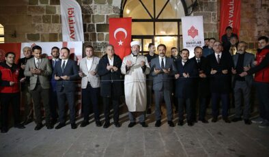 Hatay’da deprem sonrası onarımı tamamlanan cami ibadete açıldı