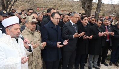 Mardin’de teröristlerce 38 yıl önce katledilen 10 kişi mezarı başında anıldı